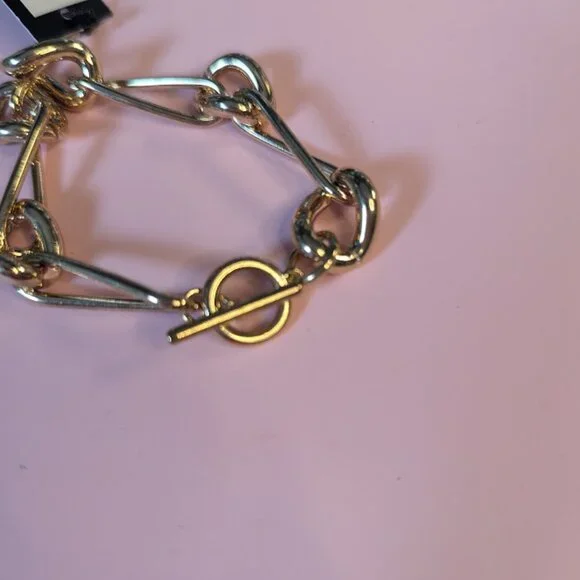 Totally En-chain-ted Gold Oversized Chain Bracelet - Picture 5 of 6